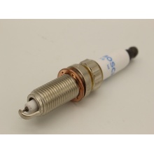 12 12 0 037 582 Spark plug for automotive engine parts/12120037582