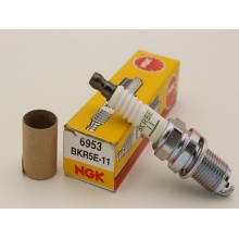 NGK BKR5E-11 Spark plug for automotive engine parts/6953